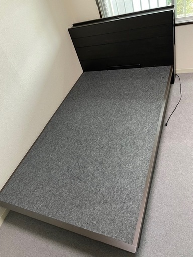 高級セミダブルベッドフレーム　大塚家具