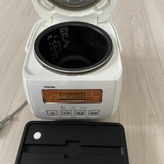 炊飯器とお弁当箱の画像