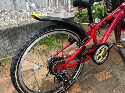 ﾌﾞﾘｼﾞｽﾄﾝｼﾞｭﾆｱ自転車 22ｲﾝﾁ 7段変速 点灯虫