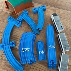 プラレール線路とトンネル