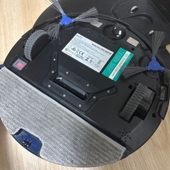 ロボット掃除機 RobovacG10Hybrid&アイリスオーヤマハンディそうじき掃除機の画像