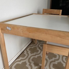 IKEA キッズテーブルチェアセットの画像