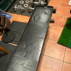 ベンチプレスとダンベルの画像