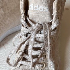 adidas ベージュ レオパード柄 ハイカットスニーカー23cm 23.5cmの画像