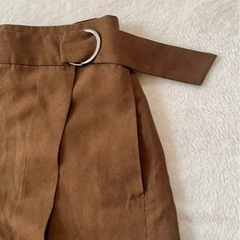 ブラウン ラップスカート リングベルト付き ミニスカートの画像