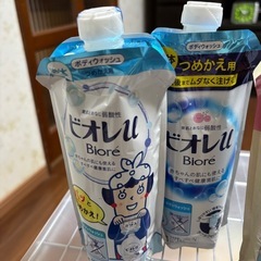 メリット　リンスのいらないシャンプー、コンディショナー、ビオレU詰め替えセット
の画像