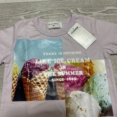 新品、未使用　アイスクリームプリントのライトピンクTシャツの画像