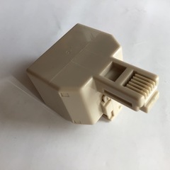 モジュラーコード 電話線 中継・分配コネクタ (メス×2口-オス×1口) 6極 2芯・4芯兼用の画像