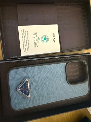 PRADA iPhone16Proけケース