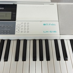 電子ピアノの画像
