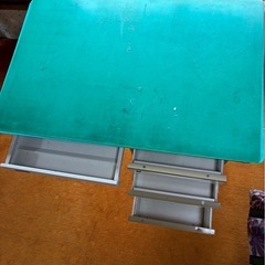 作業用机(椅子付き)の画像
