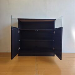 未使用 1点物　処分価格 幅79 奥行29.5 高さ80 リビングボード 扉タイプ カウンター下収納 プッシュ式 リビング キャビネットの画像