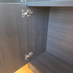 未使用 1点物　処分価格 幅79 奥行29.5 高さ80 リビングボード 扉タイプ カウンター下収納 プッシュ式 リビング キャビネットの画像