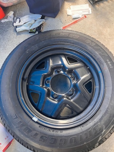 スズキ　ジムニーjb64 純正タイヤ