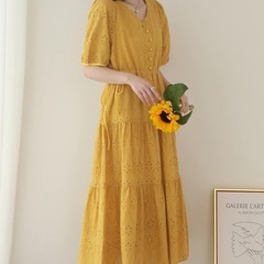 ロングワンピース 黄色の画像