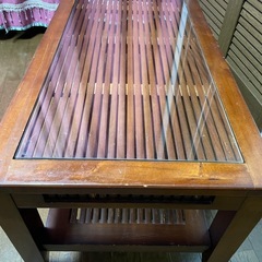 ガラステーブルの画像