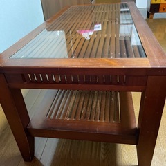 ガラステーブルの画像