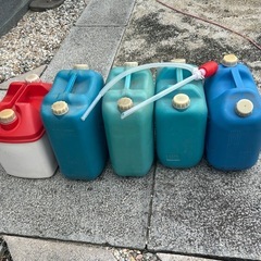 灯油缶（ポリ缶）5個セット　中古の画像