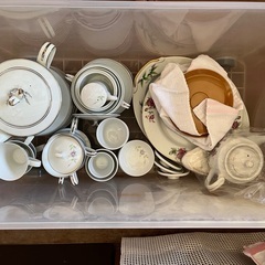 大至急！！　大量の食器を全て（これまで使用してきたもの）明日２１日（日）までの画像
