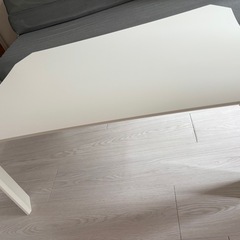 新品同様、折りたたみ式テーブルの画像