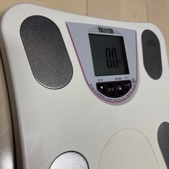 タニタ体重計の画像
