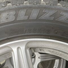 プリウス用アルミホイール（スタッドレスタイヤ付）の画像