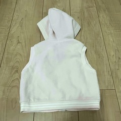 コムサイズム、フード付きベスト、80の画像