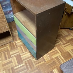3色棚の画像