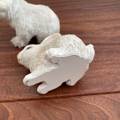 シロクマ 置物 アニマル オブジェ  うさぎの画像