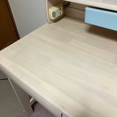 可愛い白色　学習机とサイド引き出しの画像
