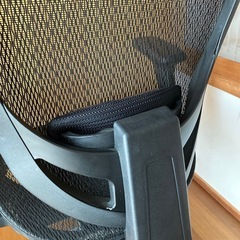 ニトリ　デスク チェアー　パソコン 椅子 チェア　メッシュなので蒸れにくい、汚れにくいの画像