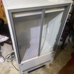 業務用冷蔵庫などの画像