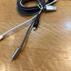 iPhone 充電ケーブルの画像