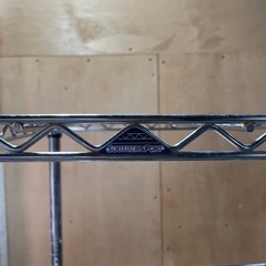 中古品 メタルラック 4段 キャスター無し 棚 シェルフ の画像