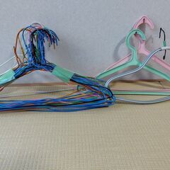 【無料】ハンガー　大量　差し上げますの画像
