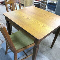 ダイニングセット テーブル チェア 3点セット レトロ風家具 木製 幅75㎝×奥行70㎝×高さ70㎝の画像