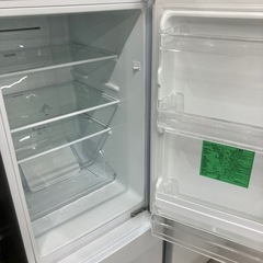 安心の1年間保証付き！ワールプール2ドア冷蔵庫　2022年製156L【トレファク堺福田店】の画像