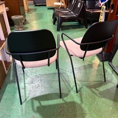 【モーダ・エン・カーサ】【新品価格約6.6万】【2脚セット】QUEEN B chair　クィーン B チェア　ダイニングチェア　椅子　チェアの画像