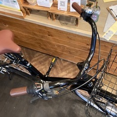 【前後タイヤ・チューブ新品！】 LEDオートライト　6段変速　27インチ自転車　ブラックの画像