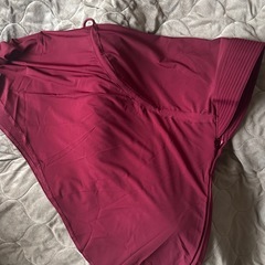 ヒジャブムスリムの赤色とネイビーの画像