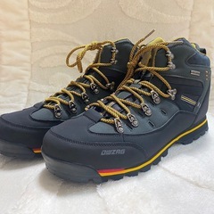 【新品】登山靴 トレッキングシューズ アウトドアシューズ 釣り靴 28.5の画像
