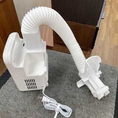 R715 ☀️ アイリスオーヤマ 2024年製の美品♪ カラリエ ふとん乾燥機 KFK-104R ⭐ 動作確認済 ⭐ クリーニング済の画像