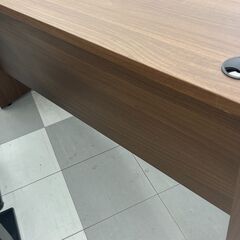 ★リユースのサカイ千葉中央店★  デスク ブラウン H72×D140×W147 クリーニング済み TC4676の画像
