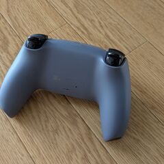 PS5コントローラー　dualsense　スターリングシルバーの画像