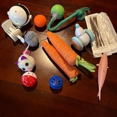 猫　おもちゃ/掃除用具　まとめ売りの画像