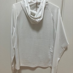 【お取引き先確定】【近日中処分予定】GU UVカットパーカー　ホワイト　Mサイズの画像