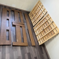 シングルベット　木製　2段ベットの上段　すのこ部に割れあり　の画像