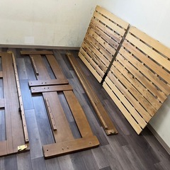 シングルベット　木製　2段ベットの上段　すのこ部に割れあり　の画像