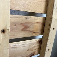 シングルベット　木製　2段ベットの上段　すのこ部に割れあり　の画像