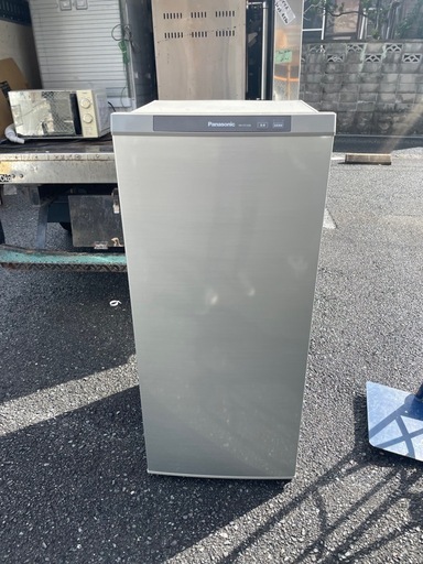 北九州市内配送無料　保証付き NR-FZ120B 冷凍庫 シャイニングシルバー [121L /1ドア /右開きタイプ]